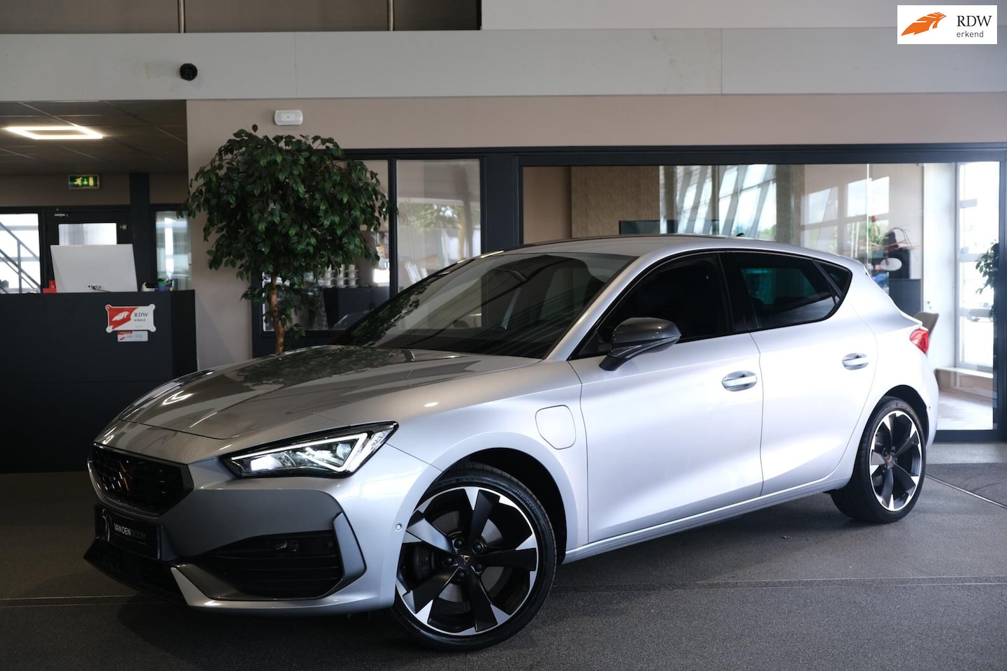 CUPRA Leon - 1.4 e-Hybrid 204PK Virtual Navi Cam Led Leder Acc - AutoWereld.nl