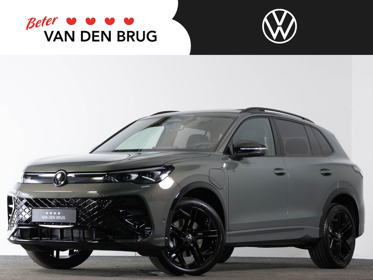 Volkswagen Tiguan - R-Line 1.5 eHybrid 204 pk Black Styl | IQ-Matrix LED | Panoramadak | Leder stoelen met koe - AutoWereld.nl