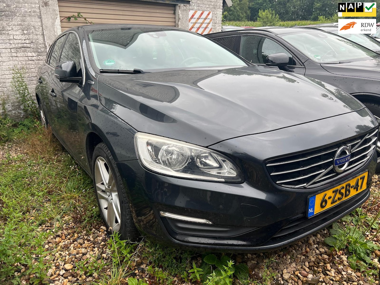 Volvo V60 - 2.4 D6 AWD Plug-In Hybrid Momentum EXPORT - AutoWereld.nl