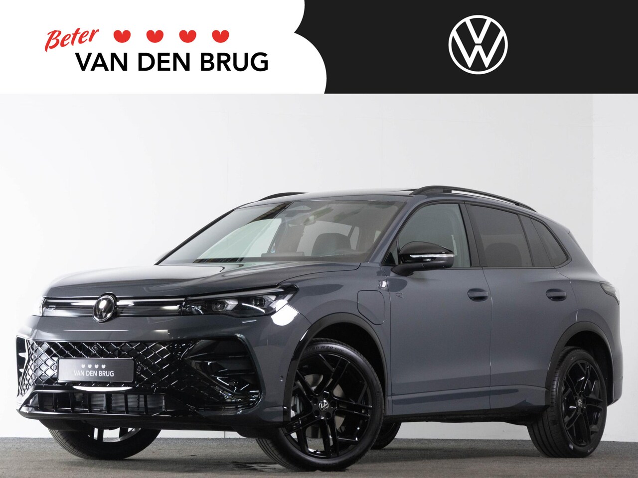 Volkswagen Tiguan - R-Line 1.5 eHybrid 204 pk Black Style | IQ-Matrix LED | Panoramadak | Leder stoelen met ko - AutoWereld.nl