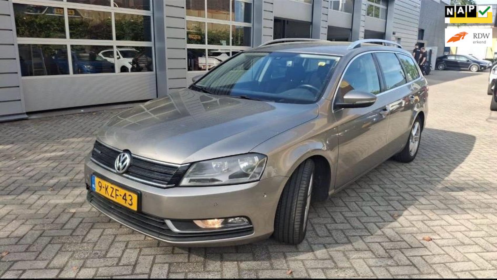 Volkswagen Passat Variant - 1.6 TDI BlueMotion Executive Edition EXPORT - AutoWereld.nl
