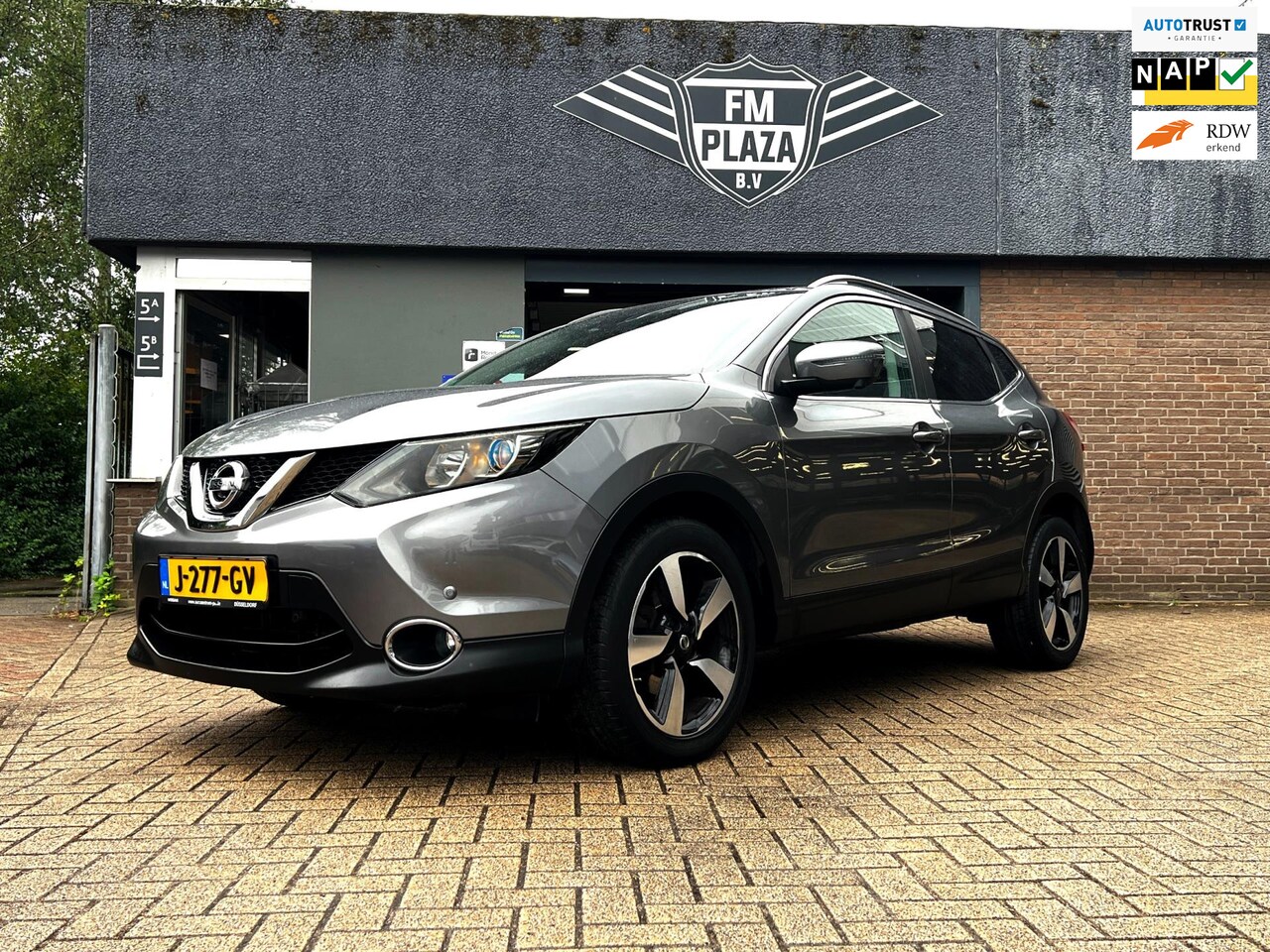 Nissan Qashqai - 1.2 Tekna 3d cam_Navi_Pano_lane assist_Nette auto - AutoWereld.nl