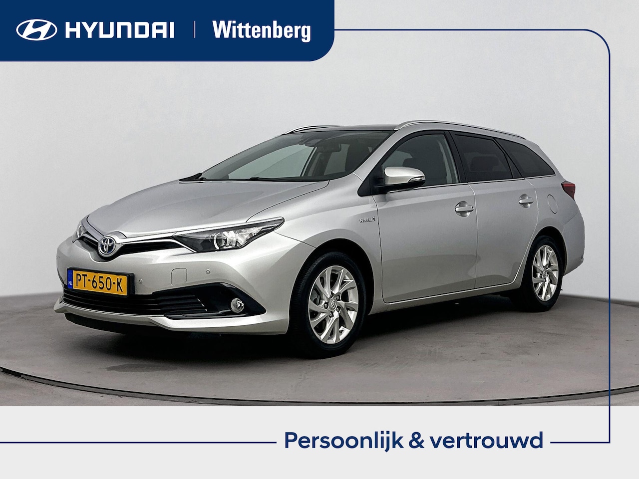 Toyota Auris Touring Sports - 1.8 Hybrid Dynamic Go | Panoramadak | Navigatie | Camera | Parkeersensoren | Lm-wielen | - AutoWereld.nl
