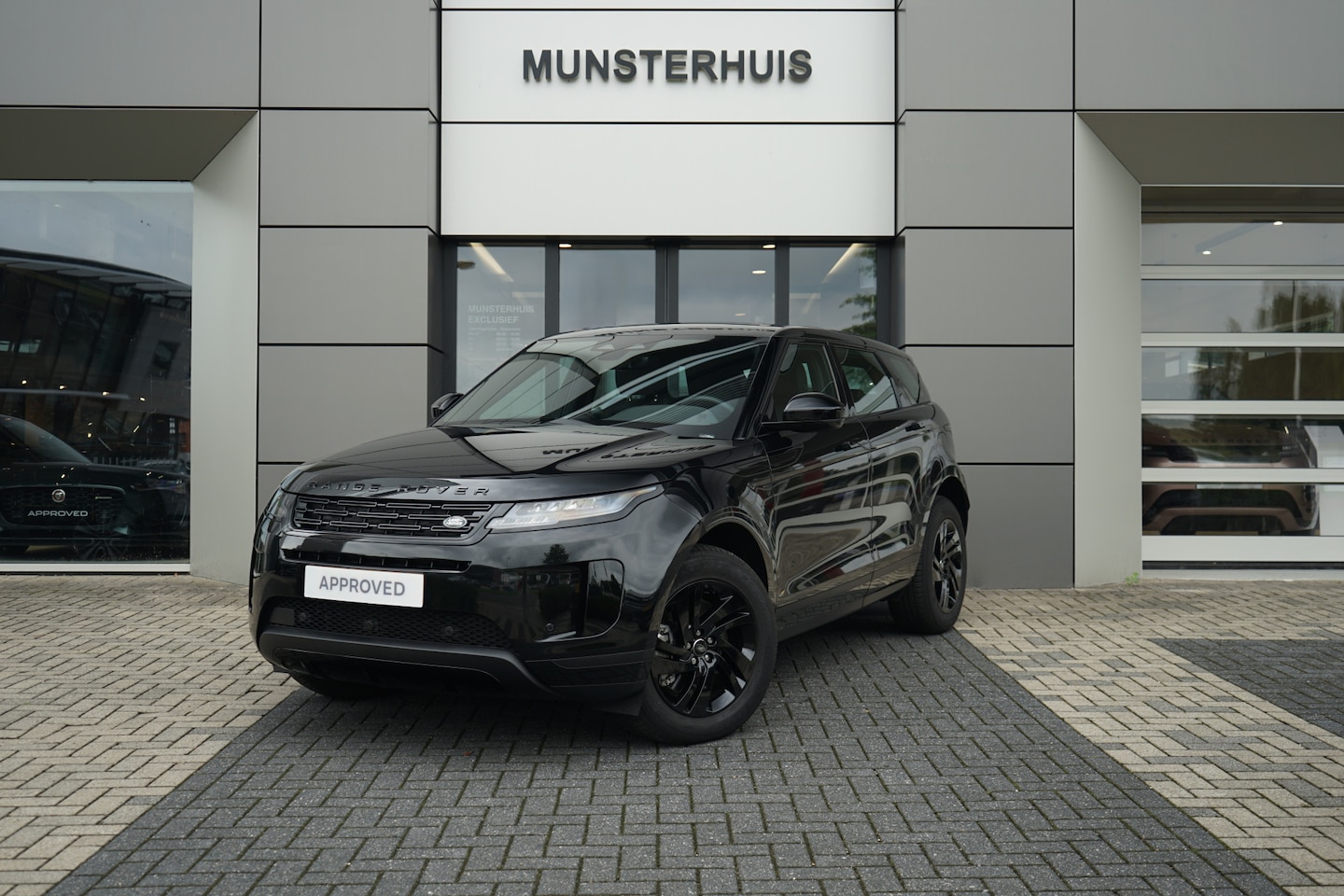 Land Rover Range Rover Evoque - P270e PHEV AWD S | Schuif/Kantel dak  | Voorstoelen verwarmd | - AutoWereld.nl