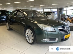 Opel Insignia - 1.8 Executive / Navigatie / Parkeersensoren / Climate Control / 18'' LMV /