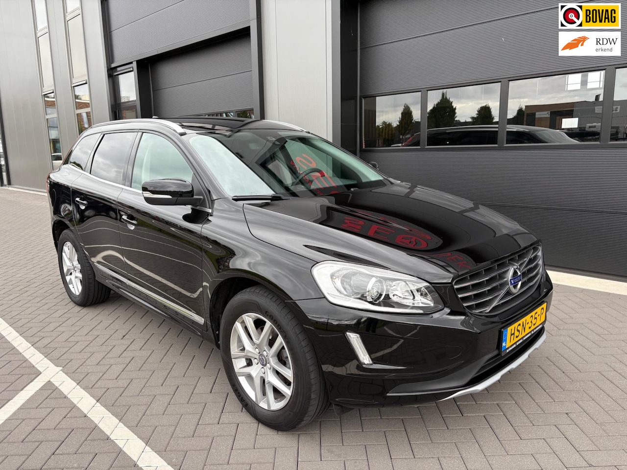Volvo XC60 - 2.4 D4 Summum AWD leder trekhaak navi winterpakket - AutoWereld.nl