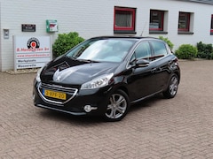 Peugeot 208 - 1.2 PureTech 82PK 5D Allure/ Afneembare trekhaak/ Lichtmetalen velgen/ Navigatie/ Parkeers