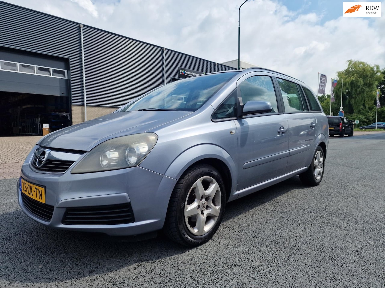 Opel Zafira - 1.6 Business 7 PERS AIRCO CRUISE TREKHAAK - AutoWereld.nl