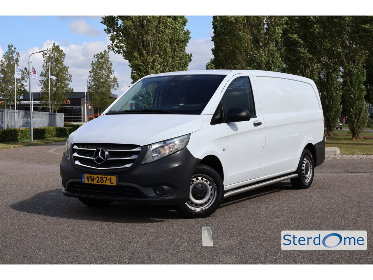 Mercedes-Benz Vito - 114 CDI Lang l Betimmerd I Airco l Navi l Deuren achter l Trekhaak l Camera l - AutoWereld.nl
