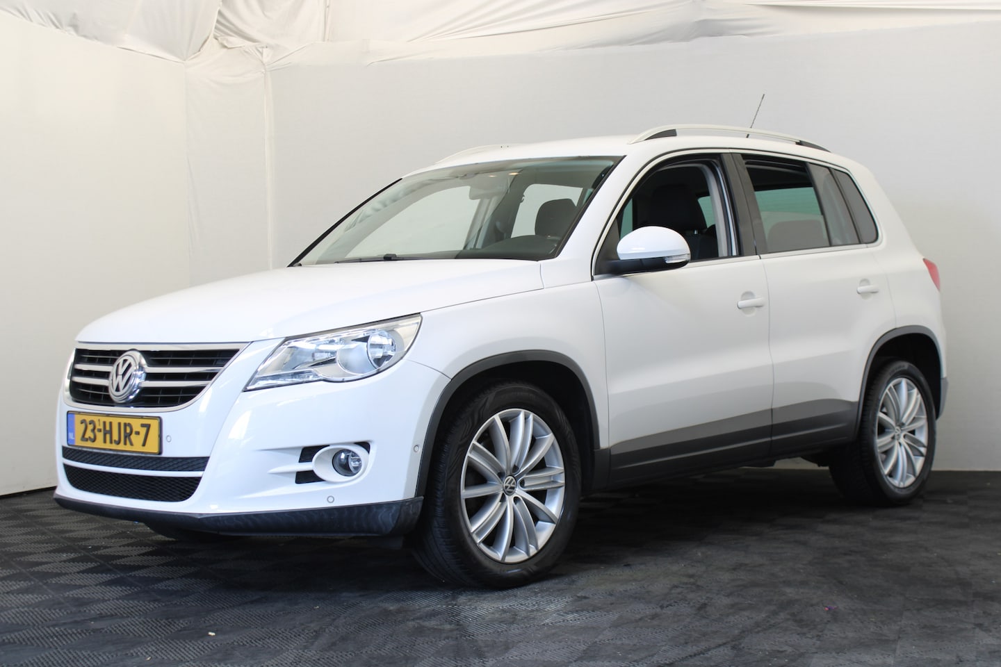 Volkswagen Tiguan - 1.4 TSI Sport&Style - AutoWereld.nl