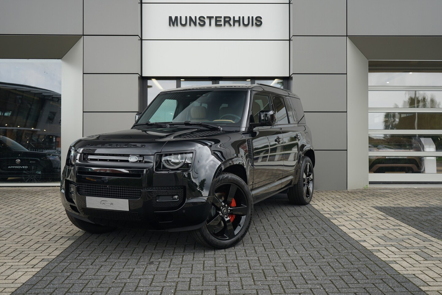 Land Rover Defender 110 - 2.0 P300e 110 X | Head-up display | Koelvak | Elektrische trekhaak | - AutoWereld.nl
