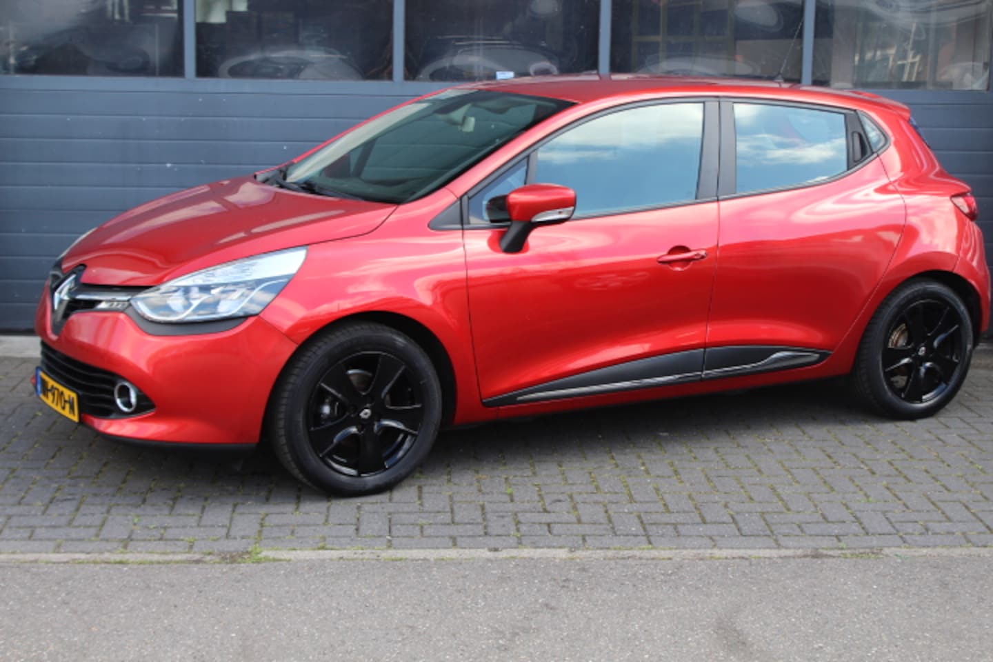 Renault Clio - 0.9 TCe ECO Night&Day Climate control, Cruisecontrol, Navi, LM velgen - AutoWereld.nl