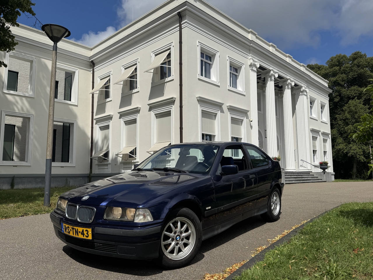 BMW 3-serie Compact - 316 i AUT (2X) - AutoWereld.nl
