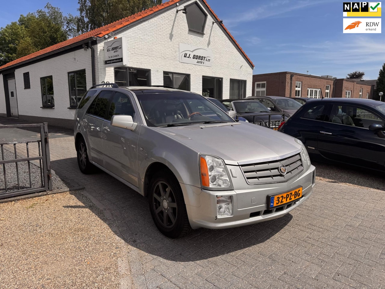 Cadillac SRX - 4.6 Sport Luxury nette staat 7 prs - AutoWereld.nl