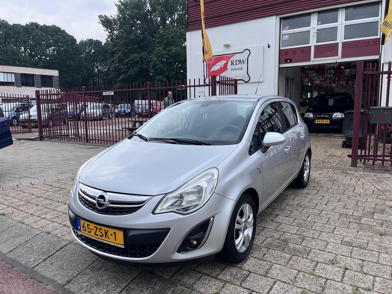 Opel Corsa - 1.4 Cosmo 64KW 5D - AutoWereld.nl
