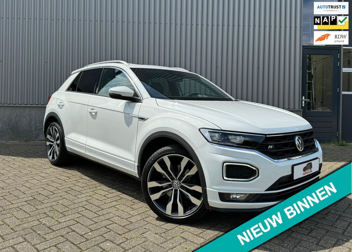 Volkswagen T-Roc - 2.0 TSI 190pk DSG Autom 4Motion 3x R-Line Sport Business R Camera Airplay Full Options - AutoWereld.nl