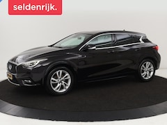 Infiniti Q30 - 1.6t Business Executive | Panoramadak | Leder | Stoelverwarming | Trekhaak | Navigatie | C