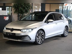 Volkswagen Golf - 1.5 eTSI Style DSG Pano Trek Navi Led Cam Pdc Acc Climate