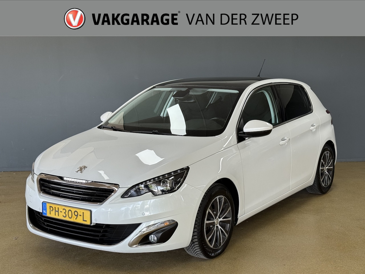 Peugeot 308 - 1.2 PureTech Allure | Panoramadak | Camera - AutoWereld.nl