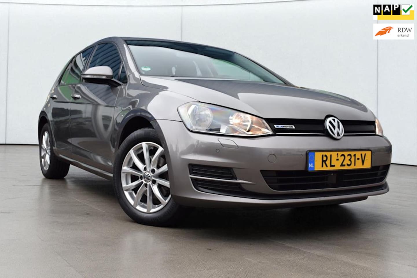 Volkswagen Golf - 1.2 TSI Trendline 1.2 TSI Trendline, Climate controle, Lichtmetalen velgen, Airco, Parkeerhulp voor en achte - AutoWereld.nl