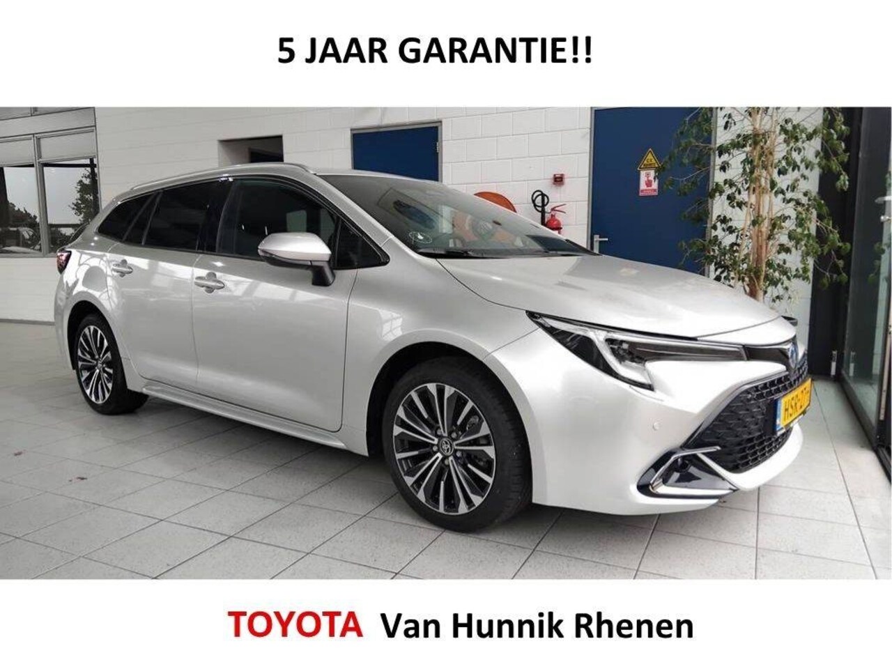 Toyota Corolla Touring Sports - 1.8 140 Style | Navi | Stoel en stuurverw | Parksens V+A | LED | - AutoWereld.nl