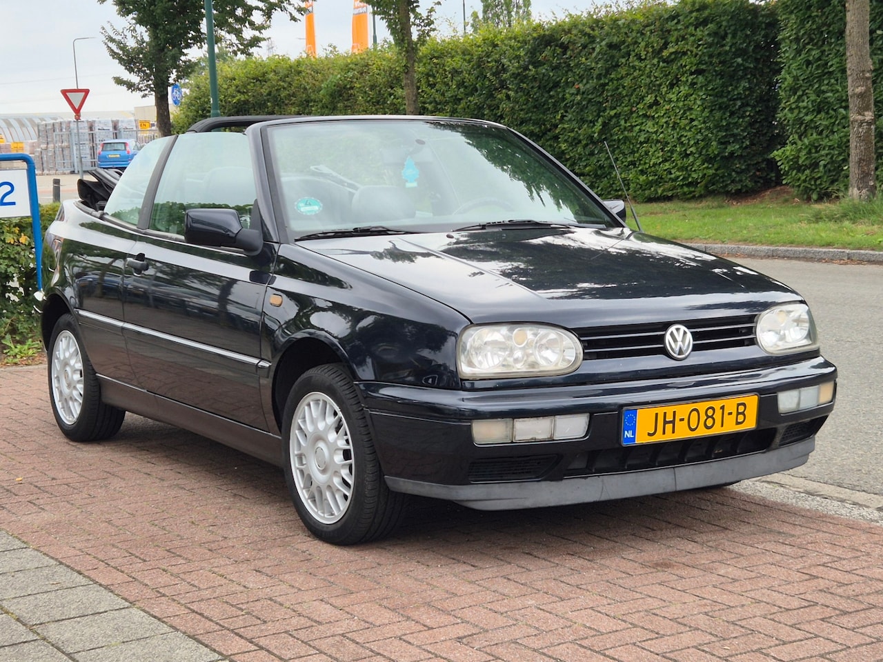 Volkswagen Golf Cabriolet - 1.8 | Leer | nette cabrio - AutoWereld.nl