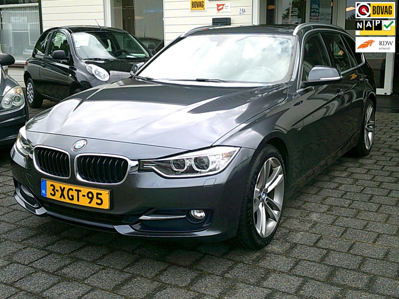 BMW 3-serie Touring - 320d High Executive 320d High Executive - AutoWereld.nl