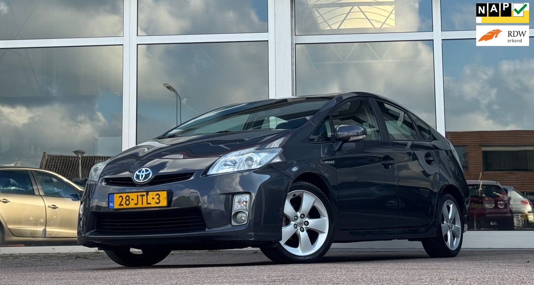 Toyota Prius - 1.8 Aspiration Trekhaak Nieuwe APK Garantie - AutoWereld.nl