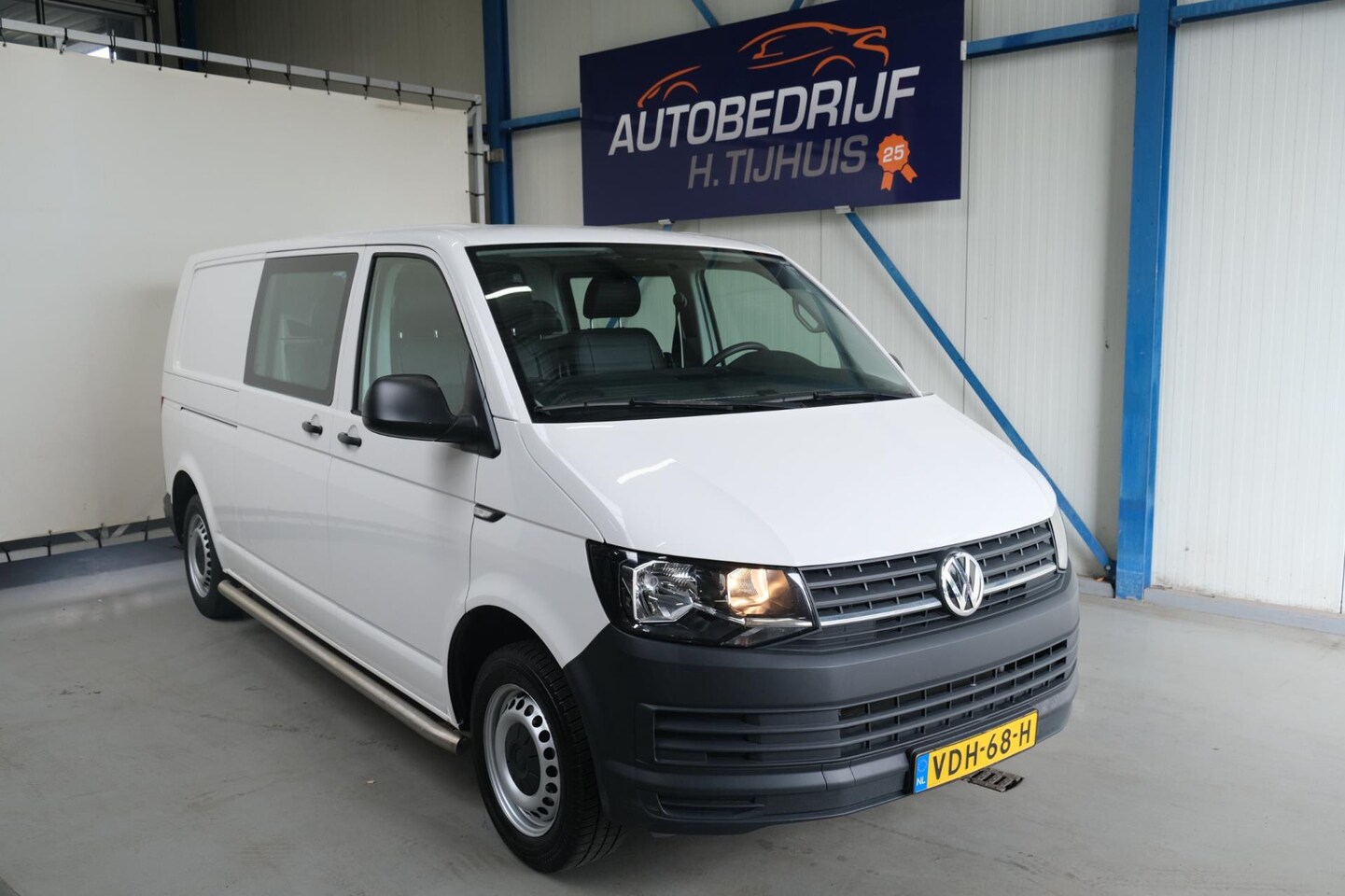 Volkswagen Transporter - 2.0 TDI L2H1 DC - N.A.P. Airco, Trekhaak. - AutoWereld.nl