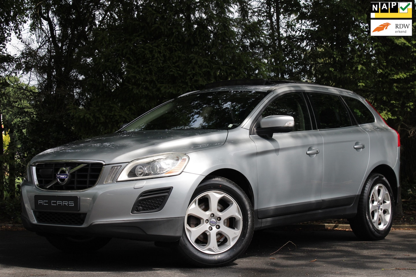 Volvo XC60 - 3.2 Summum - Youngtimer/Pano/ACC/Full! - AutoWereld.nl