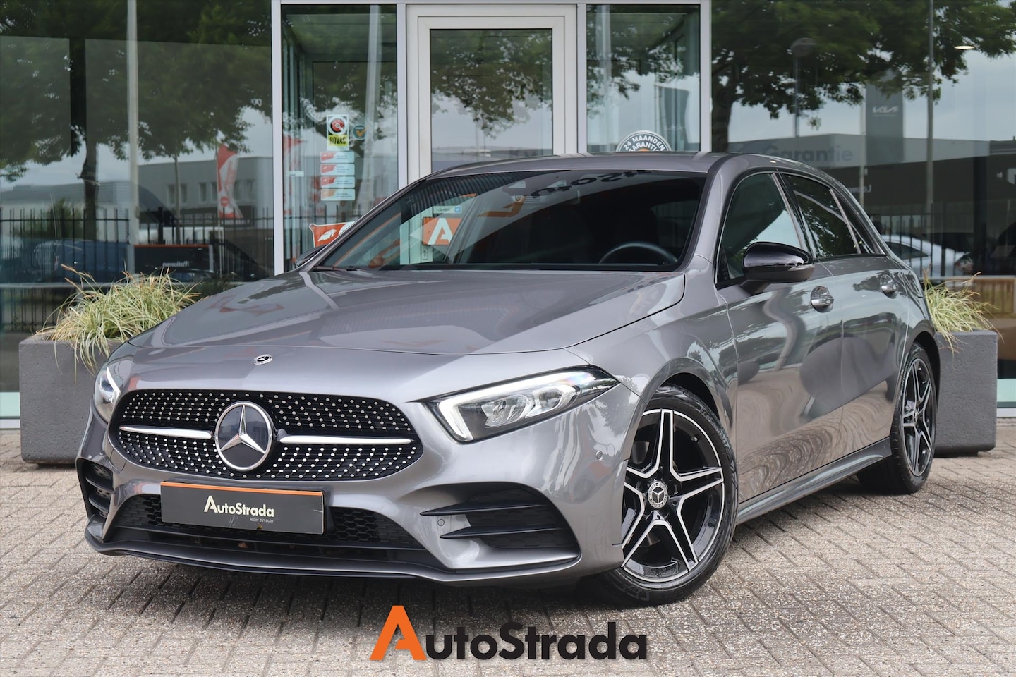 Mercedes-Benz A-klasse - AMG-LINE I Night pakket I Sfeerverlichting I Navi I Climate I Stoelverwarming I Dodehoek - AutoWereld.nl