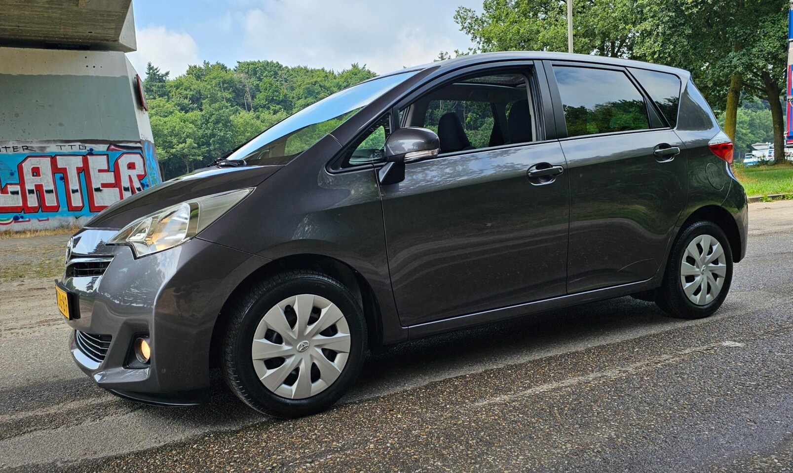 Toyota Verso S - 1.3 VVT-i NL Auto ! 1e Eig ! Panoramadak ! - AutoWereld.nl