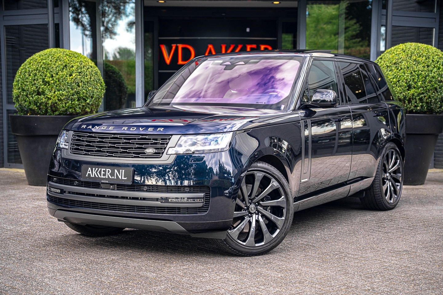 Land Rover Range Rover - P530 4.4-V8 4Wielsturing | Massage | St.Koeling v+a | 3D Sound System - AutoWereld.nl