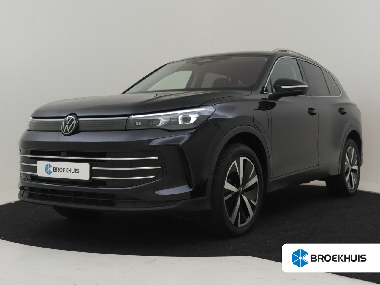 Volkswagen Tiguan - Elegance l 360gr Camera l Elektr. Klep l Stoel en Stuurverwarming l Side Assist l Ergo Act - AutoWereld.nl