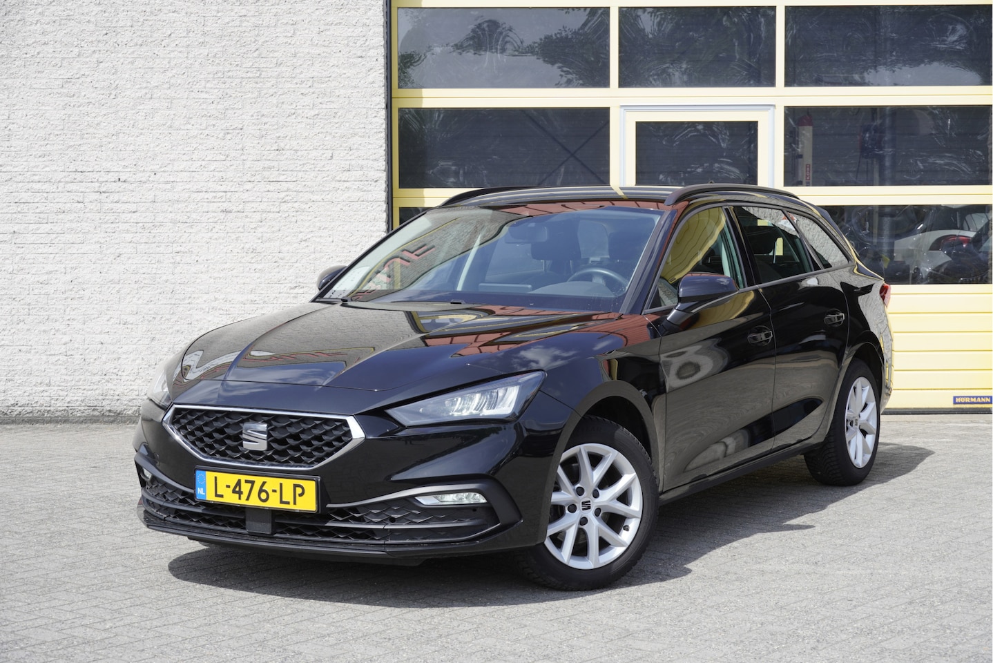SEAT Leon Sportstourer - 1.0 TSI Reference BJ2021 Lmv 16" | Led | Pdc | Navi | App-Connect | Climate control | Crui - AutoWereld.nl