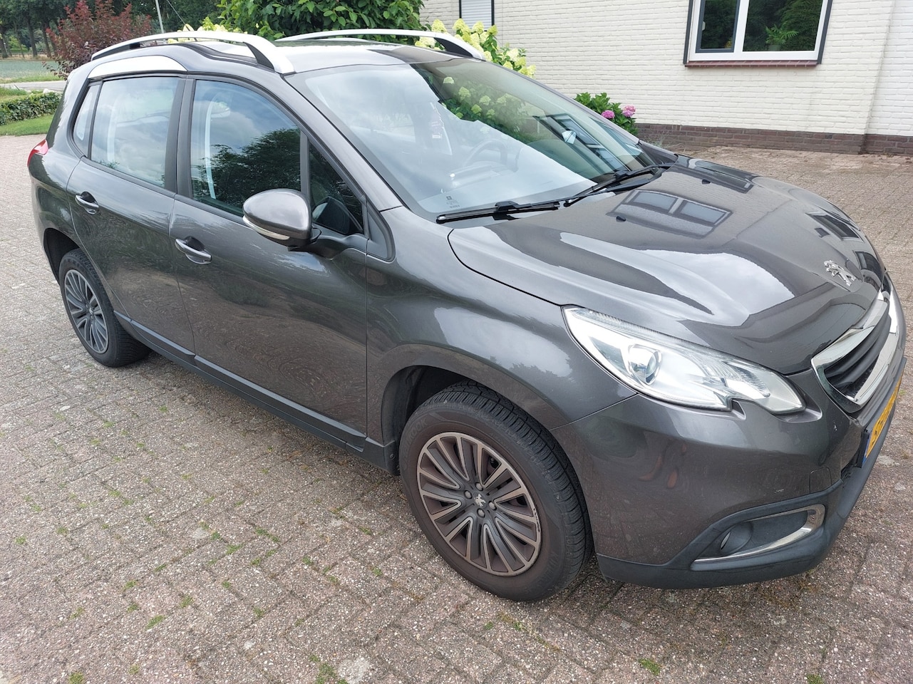 Peugeot 2008 - 1.2 VTi Active Pack Premium - AutoWereld.nl