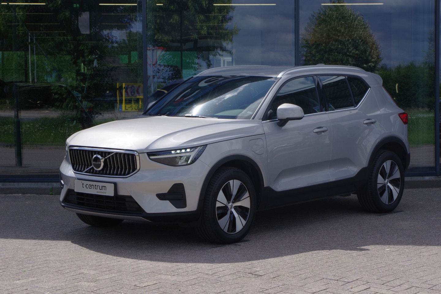 Volvo XC40 - 1.5 T4 Plug-in Hybrid Core Bright 211 PK, LED, Cruise Control, Climate Control, Camera, Ca - AutoWereld.nl