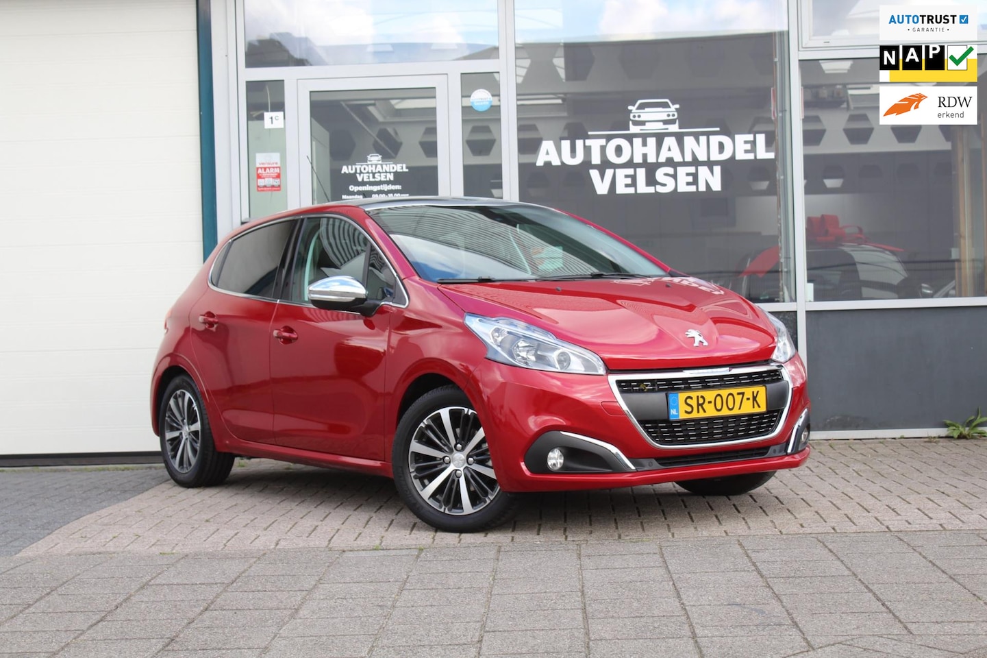 Peugeot 208 - 1.2 PureTech Allure Automaat 1e eigenaar - AutoWereld.nl