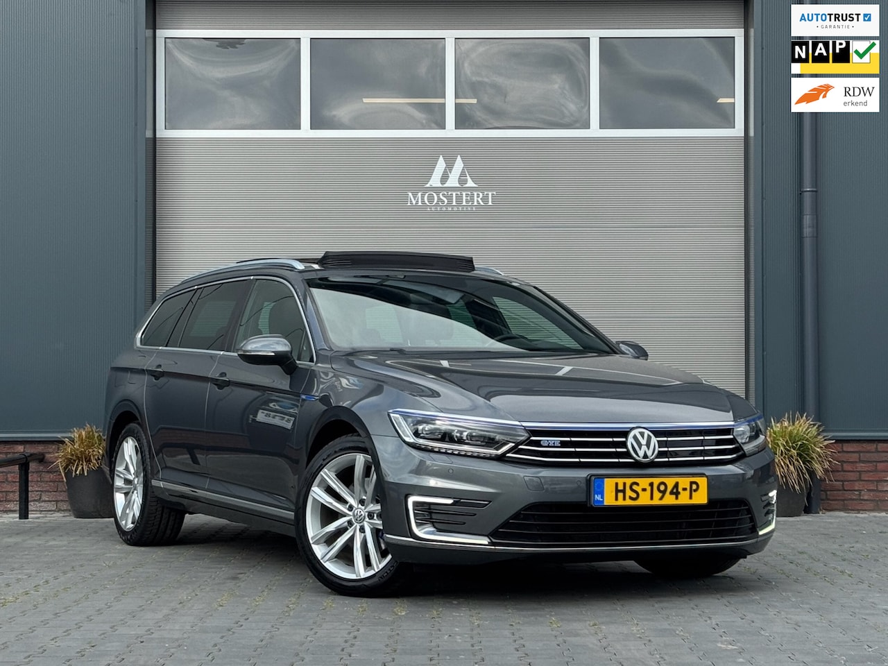 Volkswagen Passat Variant - 1.4 TSI/218pk GTE Highline 2015|Panorama|NAP|LED|Virtuele cockpit|Stoelverwar.|Trekhaak|Ca - AutoWereld.nl