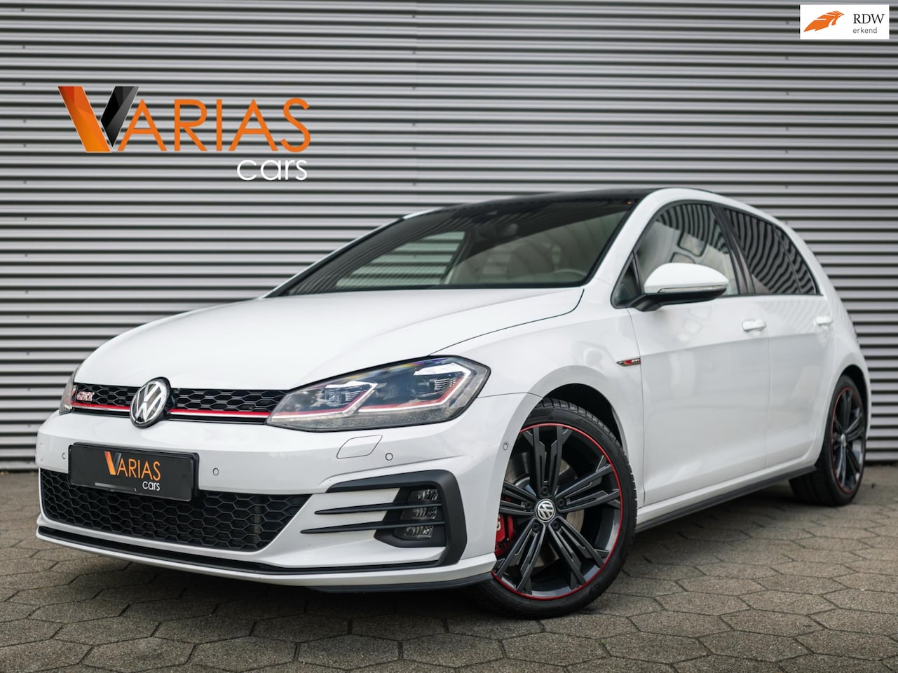 Volkswagen Golf - 2.0 TSI GTI Performance Pano Keyless Virtual - AutoWereld.nl