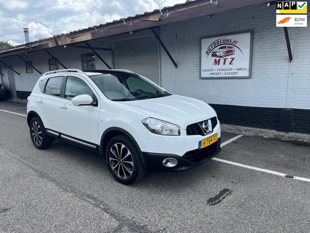 Nissan Qashqai - 1.6 Visia PANO/ DEALER OH/ CAR PASS / NAP - AutoWereld.nl