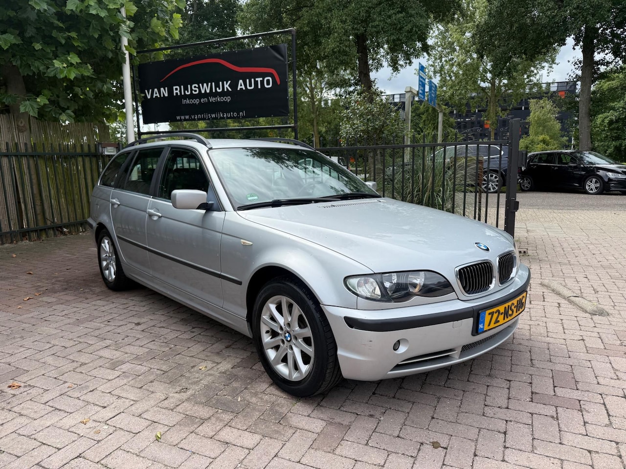 BMW 3-serie Touring - 320i Lifestyle Executive Nav Leder Clima - AutoWereld.nl