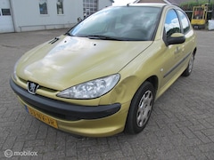 Peugeot 206 - 1.4 benzine automaat met MAP en airco , 5 deurs