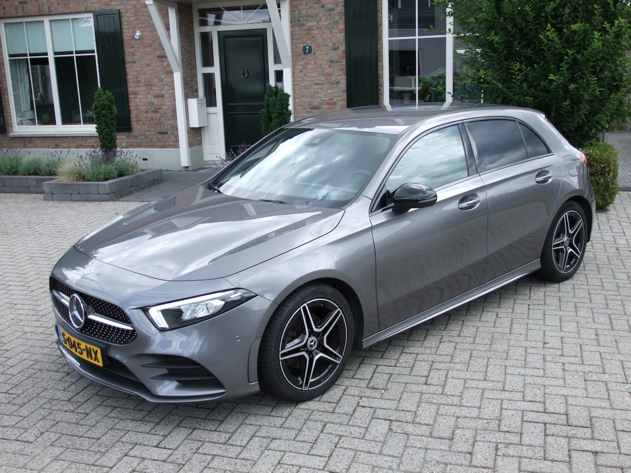 Mercedes-Benz A-klasse - 180 Business Solution AMG 180 Business Solution AMG , Camera , Pdc V+A, Navi , Carplay , Led enz. - AutoWereld.nl