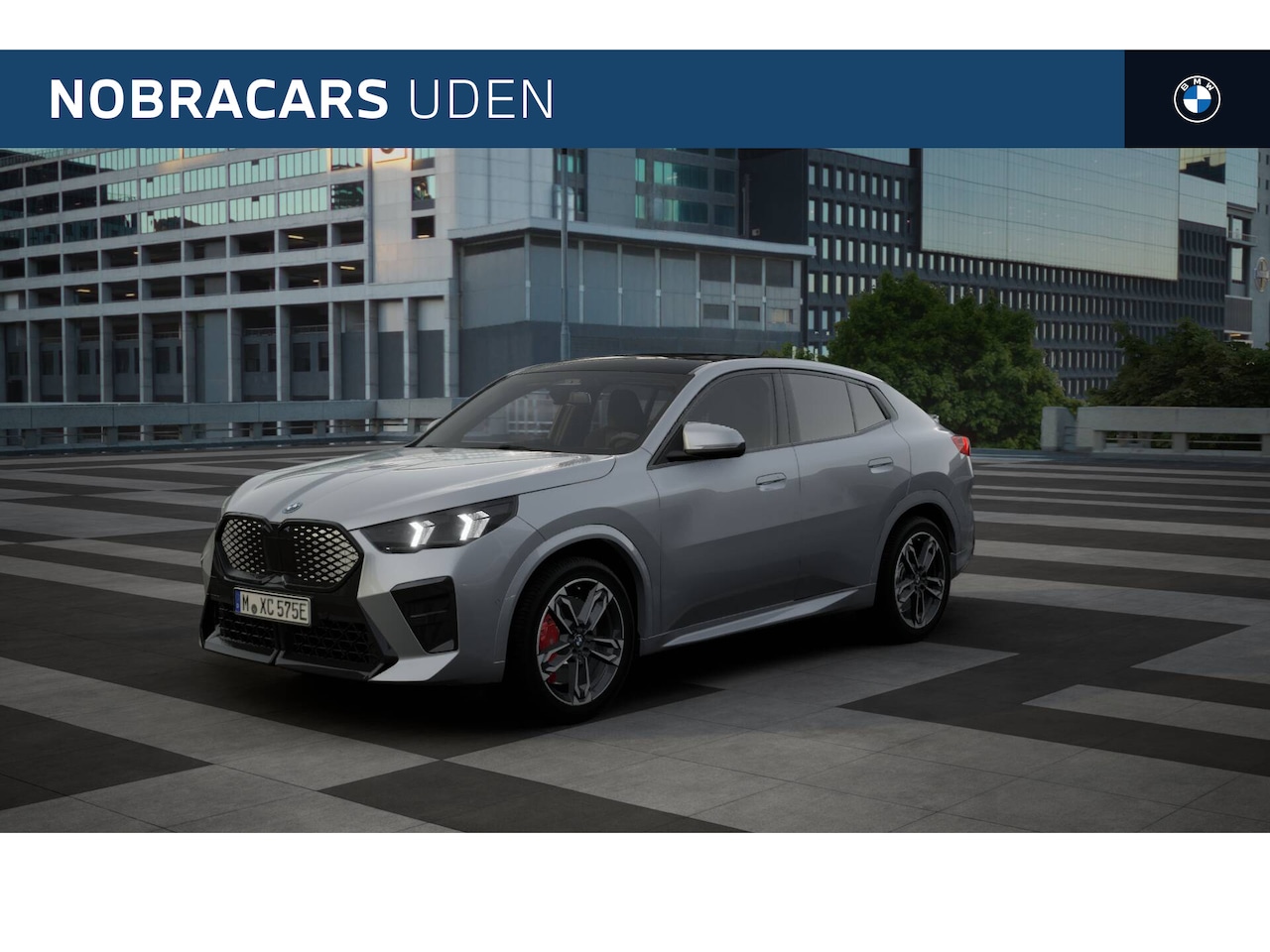 BMW iX2 - eDrive20 M Sport / Panoramadak / Sportstoelen / Achteruitrijcamera / M Adaptief onderstel - AutoWereld.nl