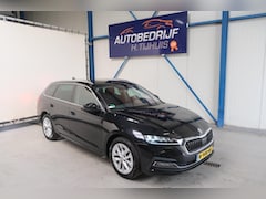 Skoda Octavia Combi - 1.5 e-TSI Business Edition Plus Automaat - N.A.P. Airco, Cruise, Trekhaak
