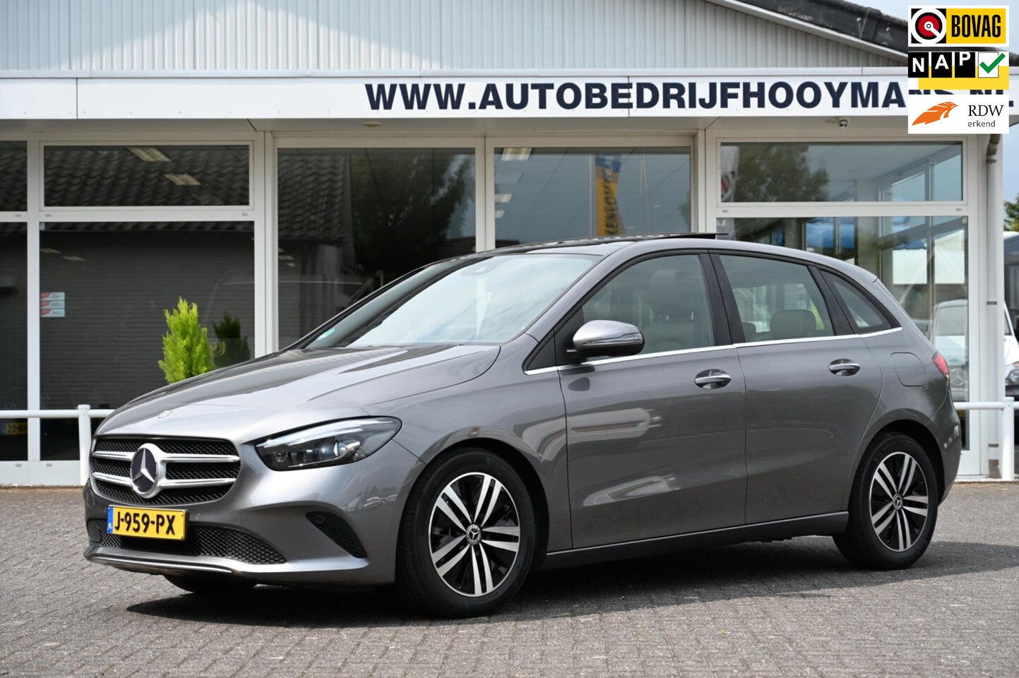 Mercedes-Benz B-klasse - 180 PANORAMADAK MEMORY TREKHAAK PREMIUM PLUS - AutoWereld.nl