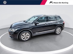Volkswagen Tiguan - 1.4 TSI eHybrid 245PK DSG Elegance · Panoramadak · Camera · Trekhaak · Apple/Android Car P