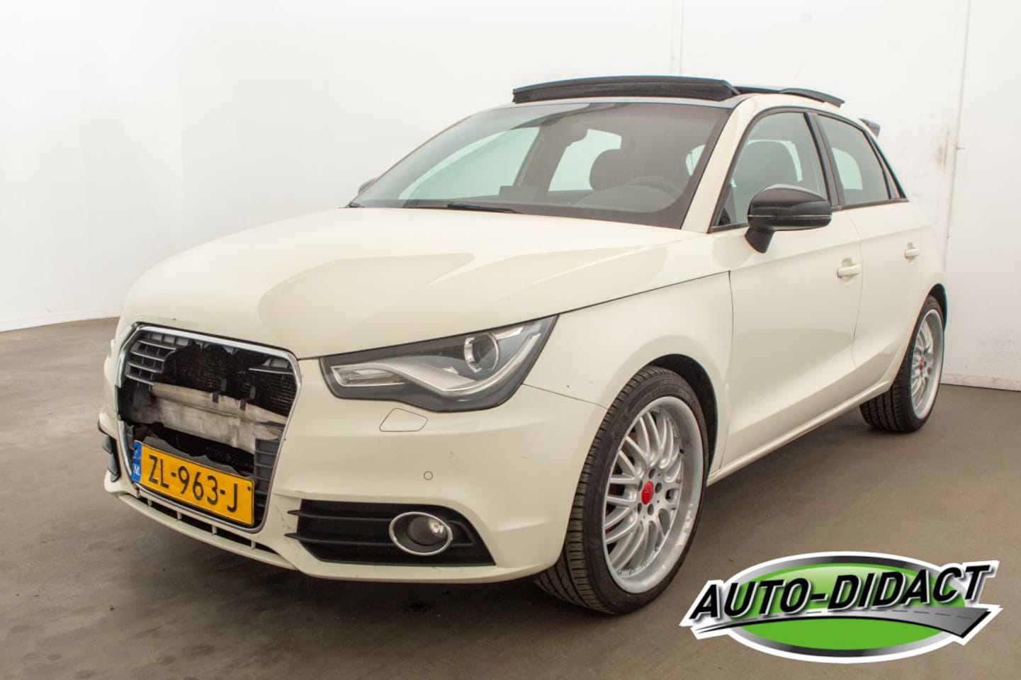 Audi A1 - 1.4 TSI Airco Pano Navi - AutoWereld.nl