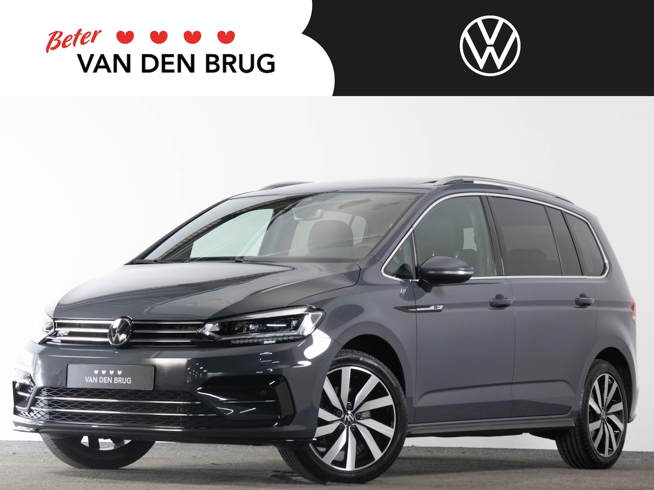 Volkswagen Touran - R-Line 1.5 TSI 150 pk Automaat | 7-persoons | LED | Panoramadak | Camera | 18" velgen | - AutoWereld.nl